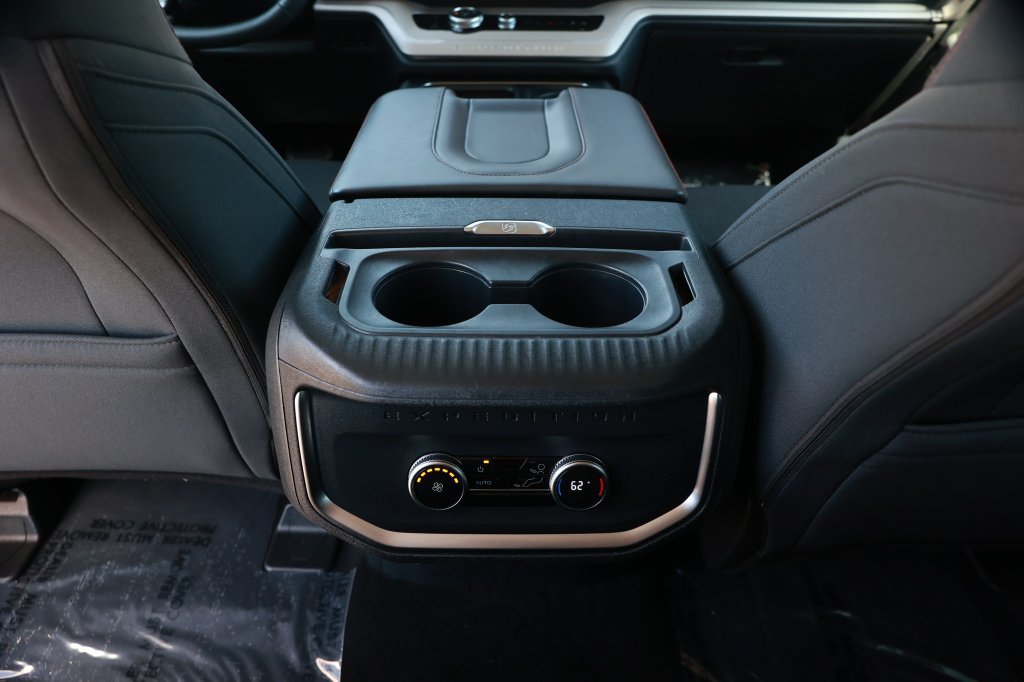 Used 2025 Ford Expedition Active RWD image 35