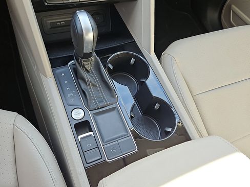 Certified 2023 Volkswagen Atlas SE w/ Panoramic Sunroof Package image 15