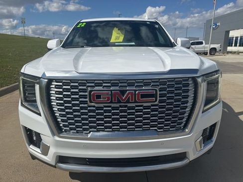 Used 2022 GMC Yukon XL Denali w/ Denali Premium Package AWD/4WD image 8