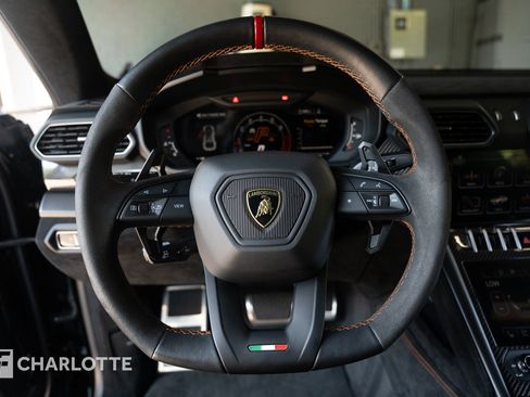 Used 2023 Lamborghini Urus Performante AWD/4WD image 24