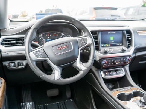 Used 2023 GMC Acadia SLE image 14