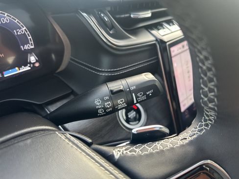 Used 2024 Jeep Grand Cherokee Overland AWD/4WD image 19