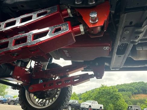 Used 2022 Ford F450 Platinum w/ FX4 Off-Road Package AWD/4WD image 16