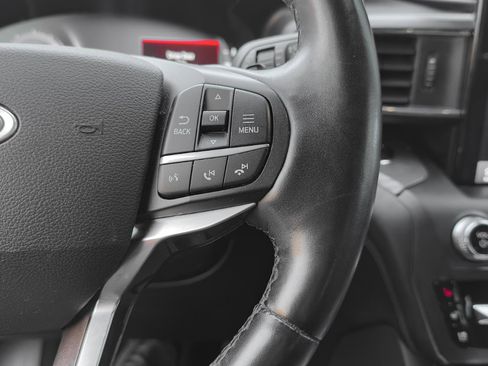 Certified 2020 Ford Explorer Platinum w/ Premium Technology Package image 24