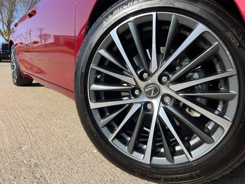 Used 2023 Lexus ES 300h w/ Premium Package image 8