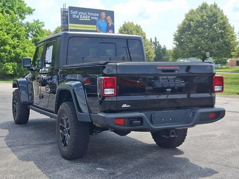 Certified 2022 Jeep Gladiator Sport AWD/4WD image 8
