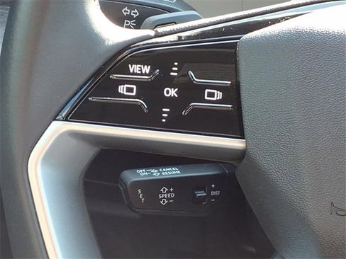 Used 2025 Audi Q5 Premium w/ Convenience Package image 16