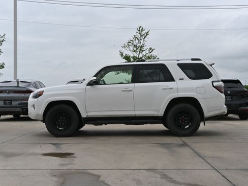 Used 2021 Toyota 4Runner SR5 Premium w/ Moonroof Package image 6