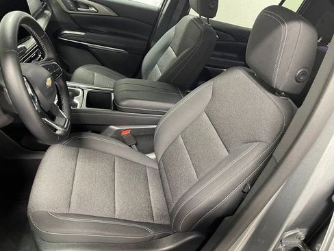 Used 2025 Chevrolet Traverse LT AWD/4WD image 12