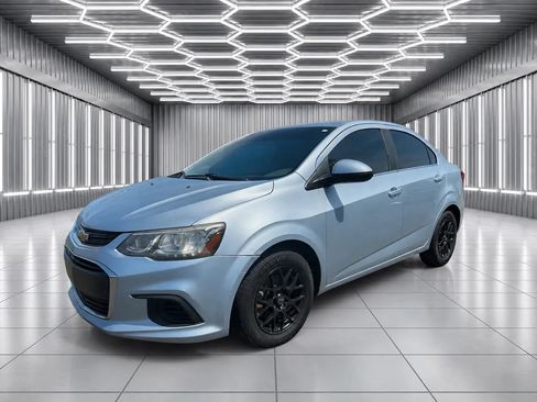 Used 2017 Chevrolet Sonic LT FWD image 1