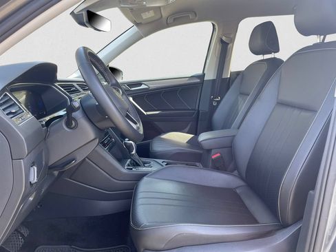 Certified 2023 Volkswagen Tiguan SE FWD image 9
