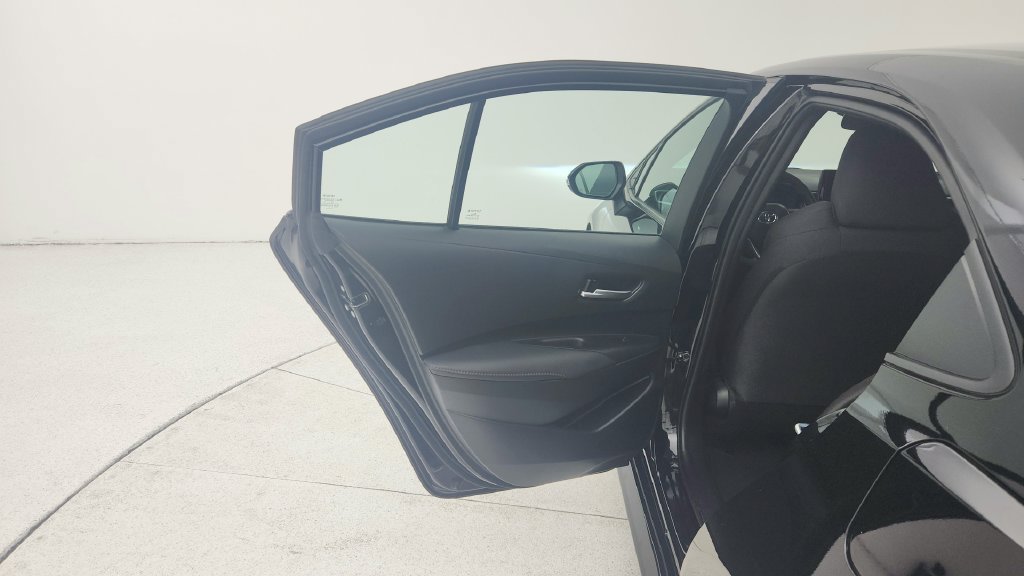 Used 2025 Toyota Corolla SE FWD image 21