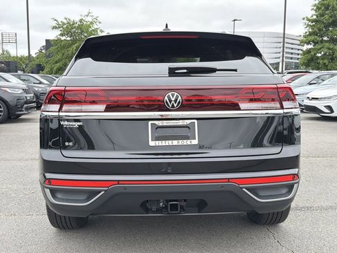 New 2026 Volkswagen Atlas Cross Sport SE FWD image 4