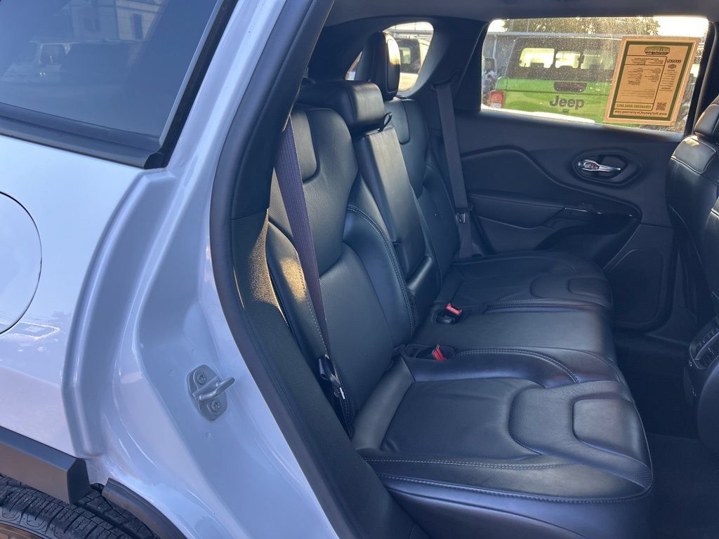 Certified 2023 Jeep Cherokee Altitude Lux AWD/4WD image 30