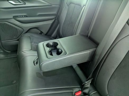 Certified 2024 Jeep Grand Cherokee Altitude image 36