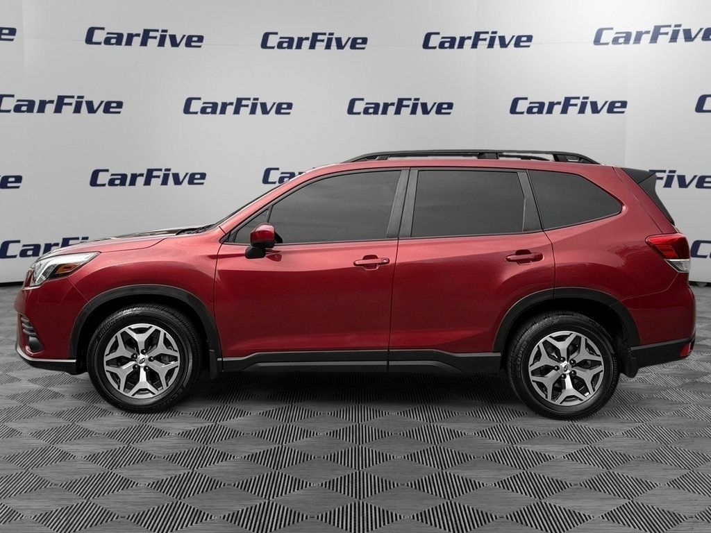 Used 2024 Subaru Forester Premium AWD/4WD image 2