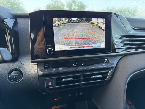 Used 2025 Toyota Camry LE image 11