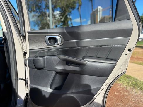 Used 2024 Kia Sorento SX image 17