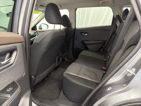 Used 2023 Nissan Rogue SV AWD/4WD image 12