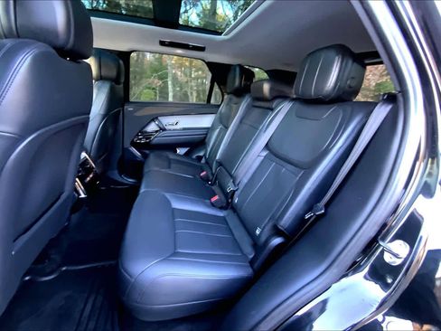 Used 2024 Land Rover Range Rover Sport SE image 19