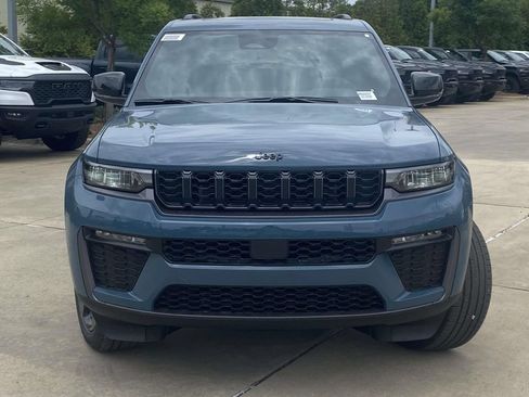 New 2026 Jeep Grand Cherokee Limited w/ Limited Altitude Package RWD image 33