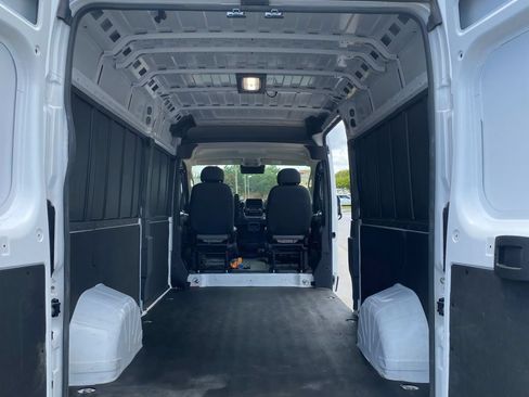 Used 2025 RAM ProMaster 2500 w/ Convenience Group FWD image 24