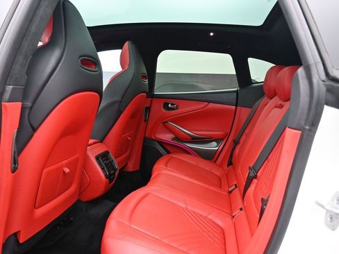 Used 2022 Aston Martin DBX image 21