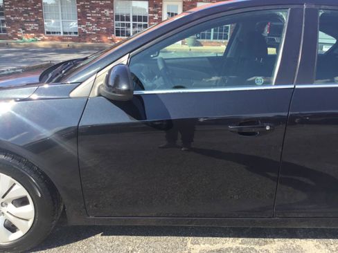 Used 2016 Chevrolet Cruze LT w/ Sun And Sound Package FWD image 18
