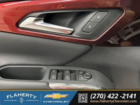 Used 2025 Chevrolet Traverse Z71 w/ Enhanced Driving Package AWD/4WD image 23