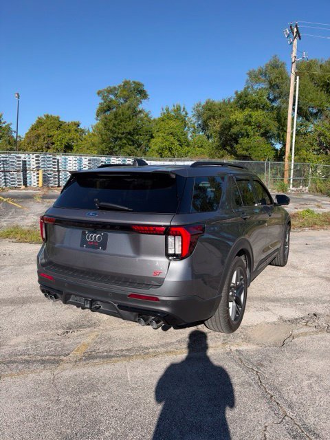 Used 2025 Ford Explorer ST w/ Sun And Sound Package AWD/4WD image 5