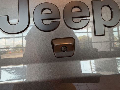 Used 2022 Jeep Gladiator Sport AWD/4WD image 46