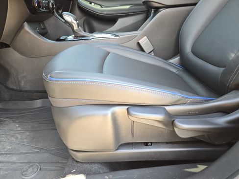Used 2025 Buick Encore GX Sport Touring FWD image 19