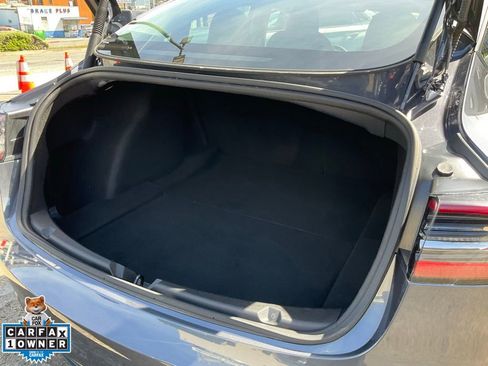 Used 2023 Tesla Model 3 Standard Range image 8