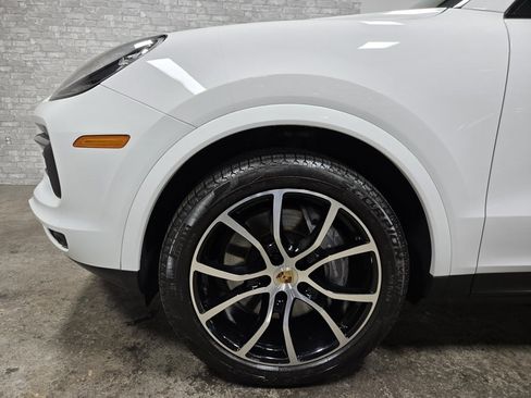 Used 2022 Porsche Cayenne Platinum Edition image 54