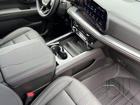 New 2026 Chevrolet Suburban RST w/ Advanced Technology Package AWD/4WD image 18