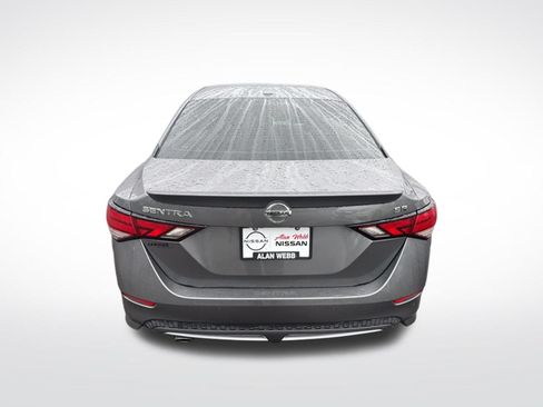 Used 2023 Nissan Sentra SR w/ SR Premium Package FWD image 4