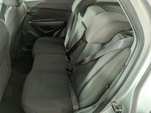 Used 2018 Chevrolet Trax LS FWD image 23