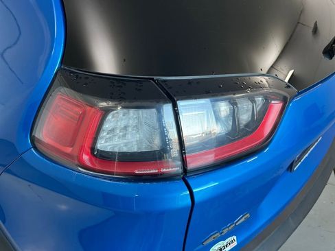 Used 2020 Jeep Cherokee Trailhawk w/ Cold Weather Group image 44