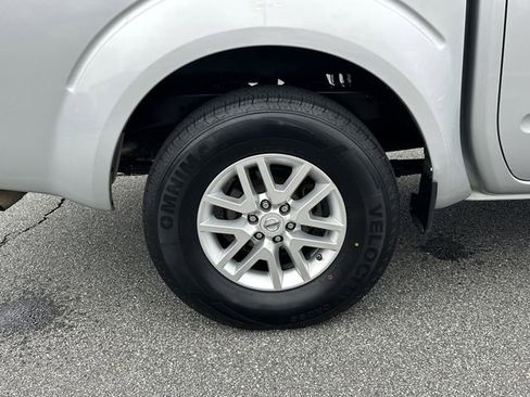 Used 2016 Nissan Frontier SV image 18