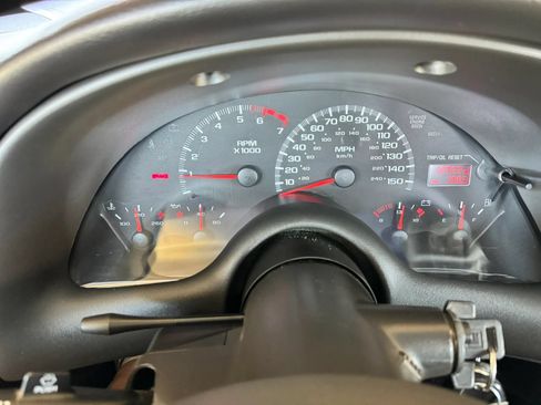 Used 2000 Chevrolet Camaro Z28 w/ SS Performance/Appearance Pkg RWD image 12
