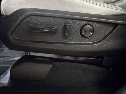 Used 2025 Honda Pilot EX-L image 25
