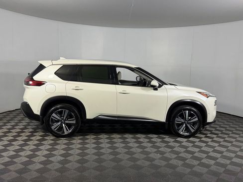 Used 2023 Nissan Rogue SL w/ SL Premium Package FWD image 6