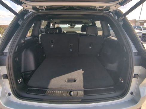 New 2026 Jeep Grand Cherokee Altitude image 14