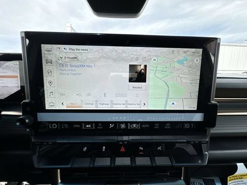 New 2025 GMC Hummer EV 2X AWD/4WD image 16