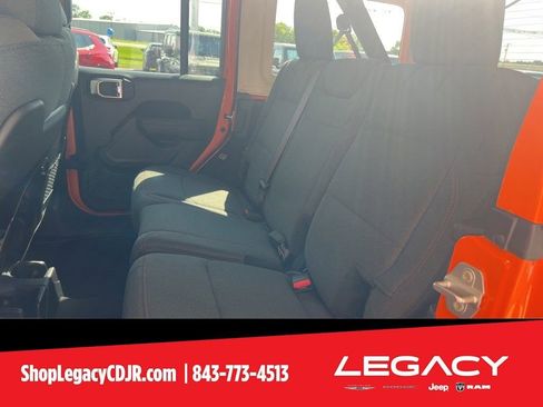 New 2025 Jeep Wrangler Unlimited Rubicon w/ XTREMEE 35" Tire Package image 12