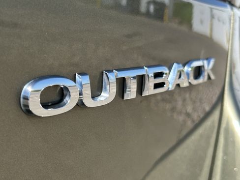 Used 2024 Subaru Outback Premium AWD/4WD image 9