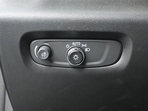 Used 2023 Chevrolet Traverse LT image 15