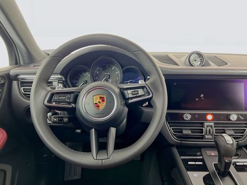 New 2026 Porsche Macan image 34