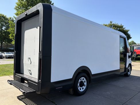 Used 2024 Chevrolet Brightdrop 600 w/ Battery Pack, Max Range AWD/4WD image 6