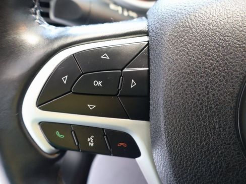 Used 2018 Jeep Cherokee Trailhawk w/ Comfort/Convenience Group image 17